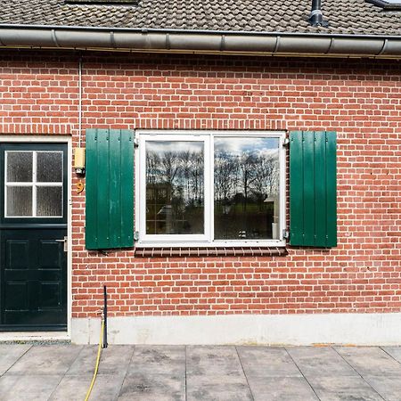 Spacious Farmhouse In Silvolde With Garden Eksteriør billede
