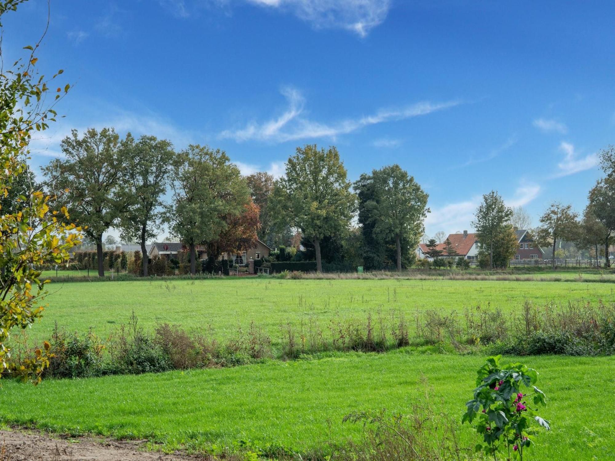 Spacious Farmhouse In Silvolde With Garden Eksteriør billede